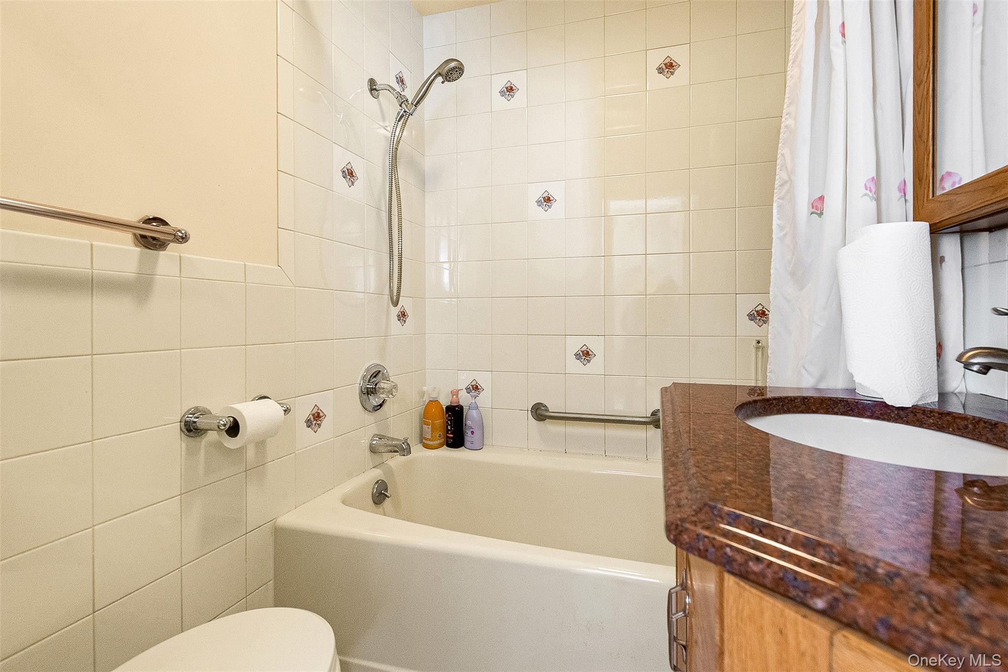 72-89 Yellowstone Boulevard, Forest Hills, NY 11375