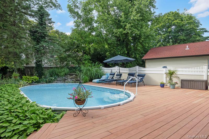 1 Earl Road, Melville, NY 11747