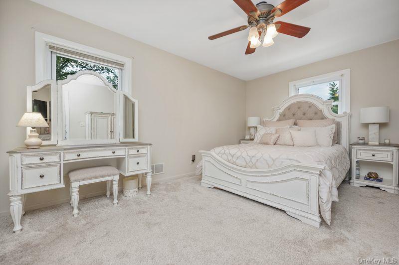 1 Earl Road, Melville, NY 11747