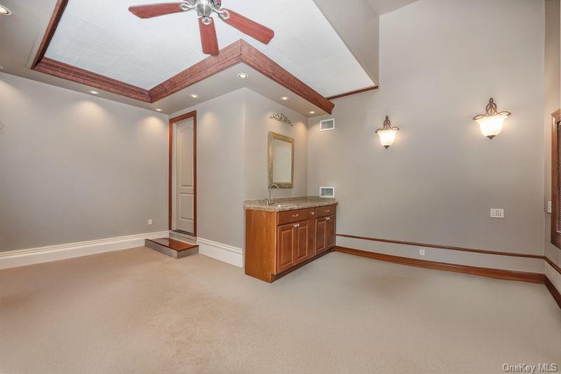 1 Earl Road, Melville, NY 11747