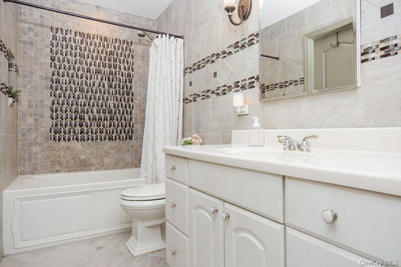 1 Earl Road, Melville, NY 11747