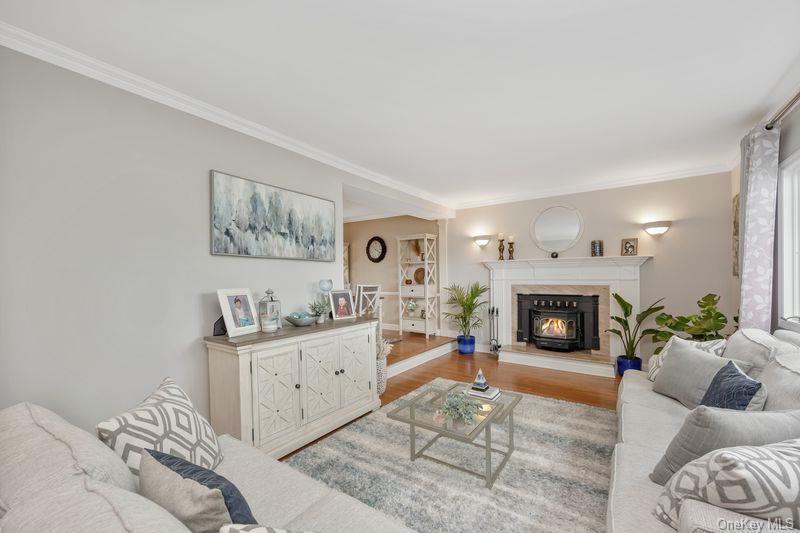 1 Earl Road, Melville, NY 11747