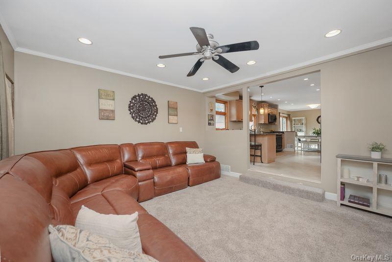 1 Earl Road, Melville, NY 11747