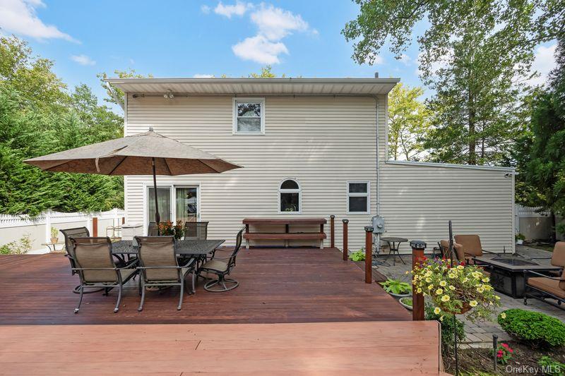 1 Earl Road, Melville, NY 11747