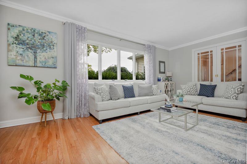 1 Earl Road, Melville, NY 11747