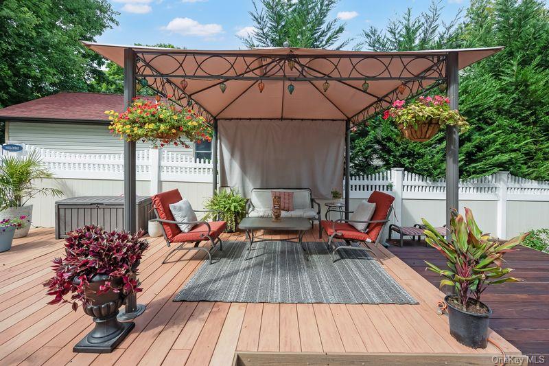 1 Earl Road, Melville, NY 11747