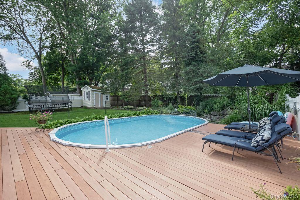 1 Earl Road, Melville, NY 11747