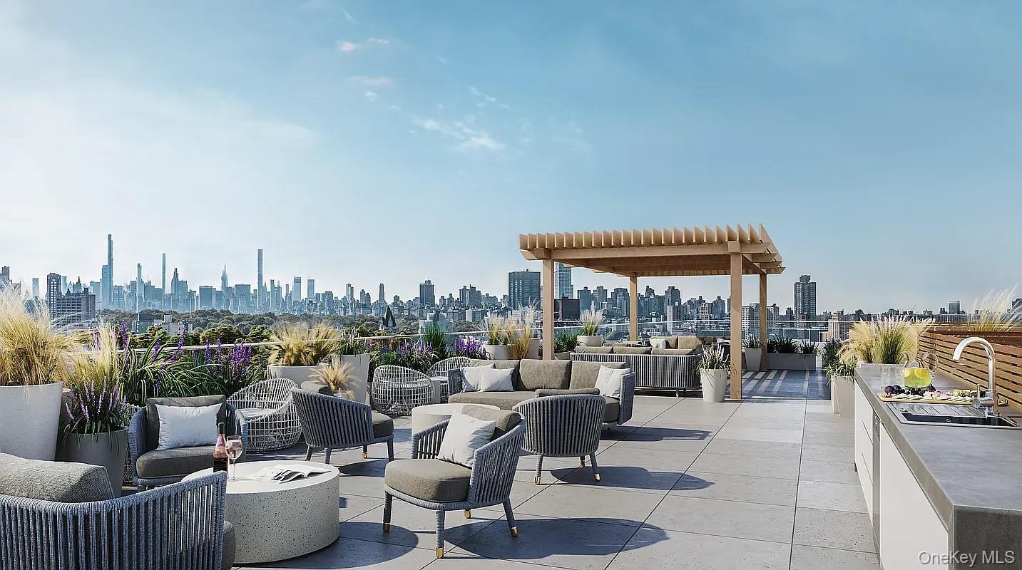 300 W 122nd Street # 6N, New York (Manhattan), NY 10027