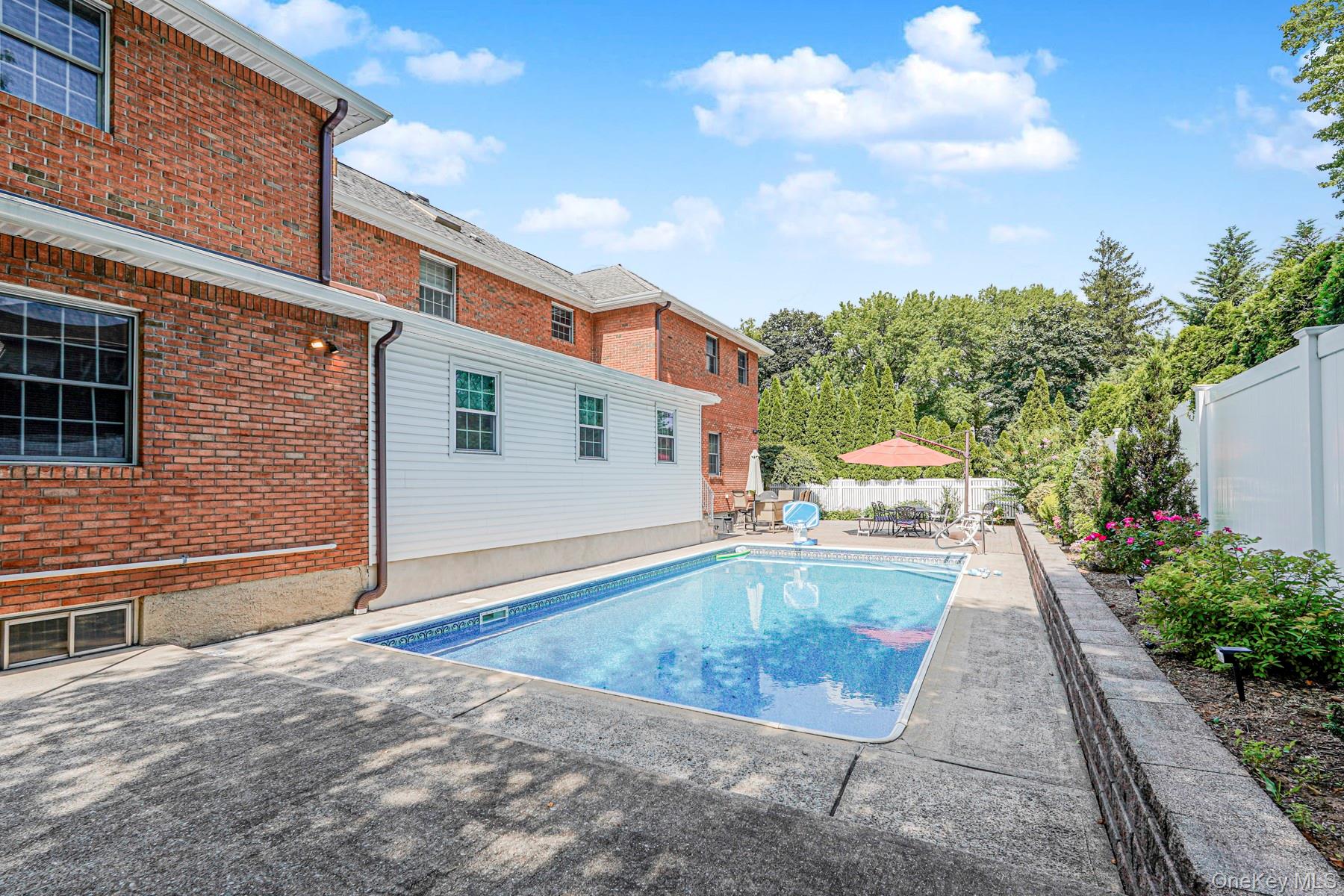 74 Longfellow Avenue, Staten Island, NY 10301