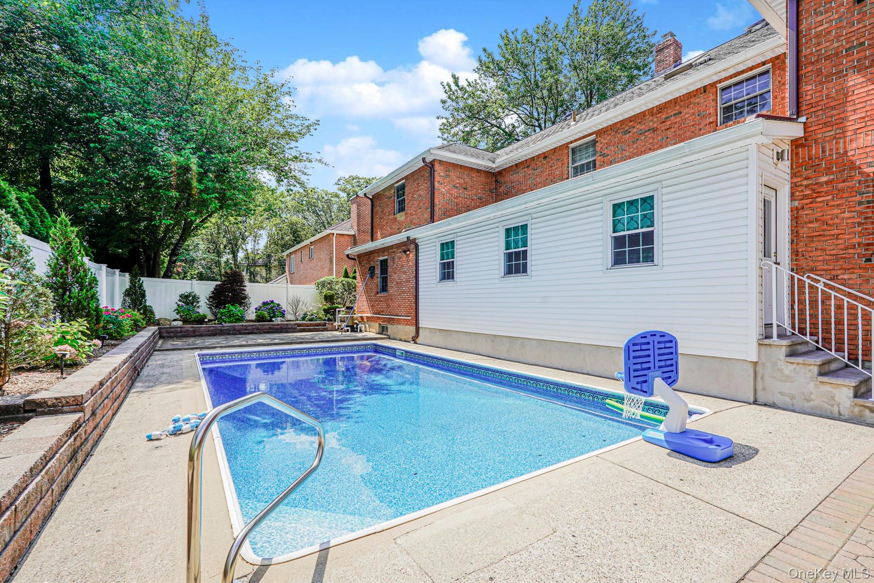 74 Longfellow Avenue, Staten Island, NY 10301