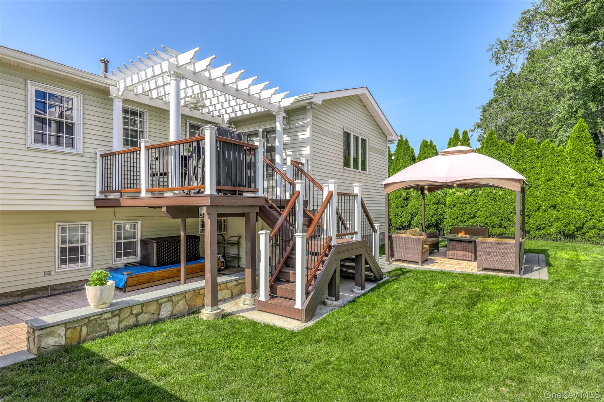 2 McGovern Drive, Garnerville, NY 10923