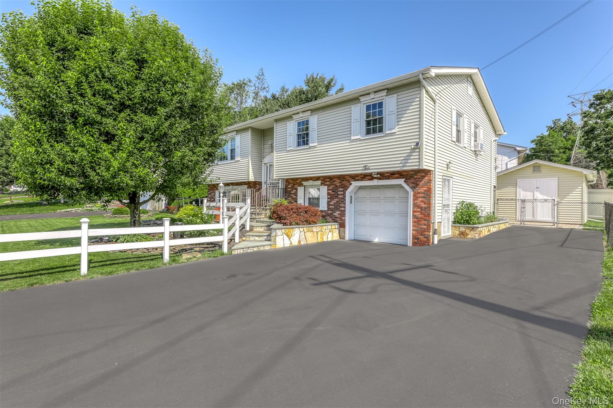 2 McGovern Drive, Garnerville, NY 10923