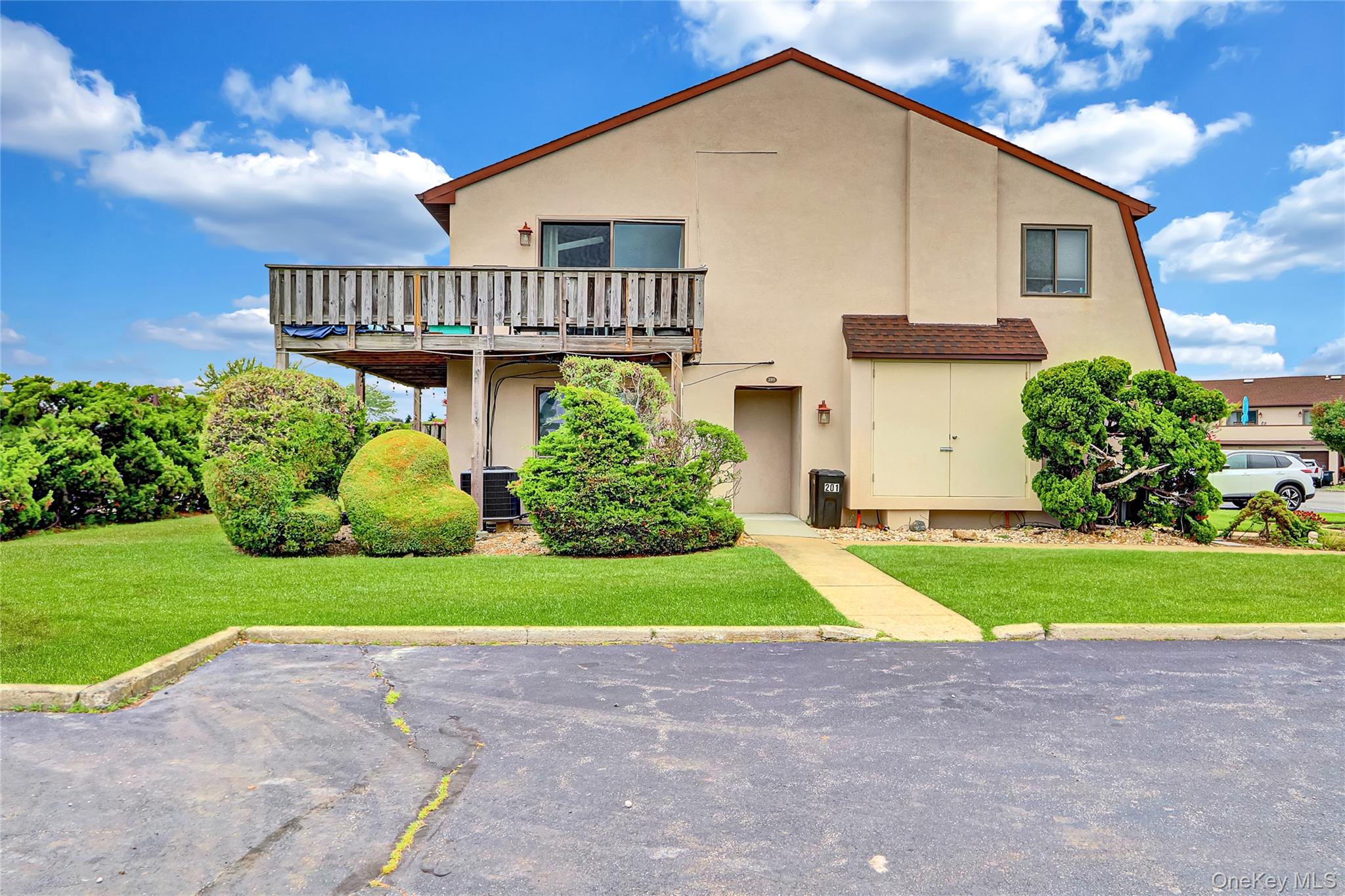 1 Anchorage Way # 201, Freeport, NY 11520