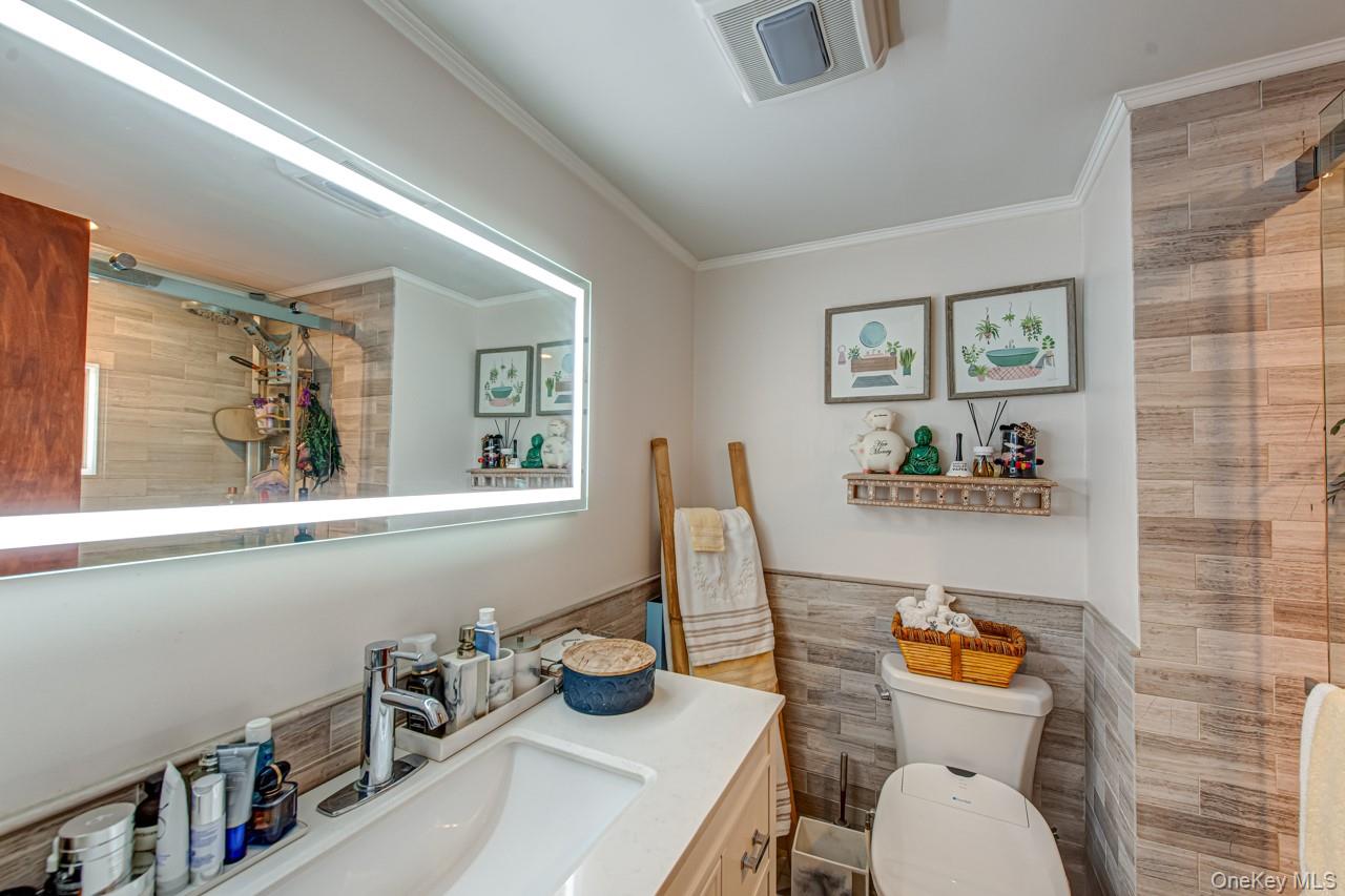 900 4th Street, West Babylon, NY 11704