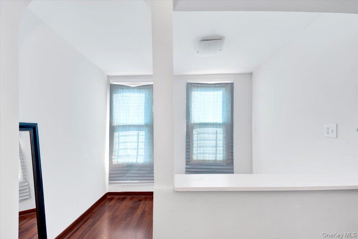 1573 Hollywood Avenue, Bronx, NY 10461