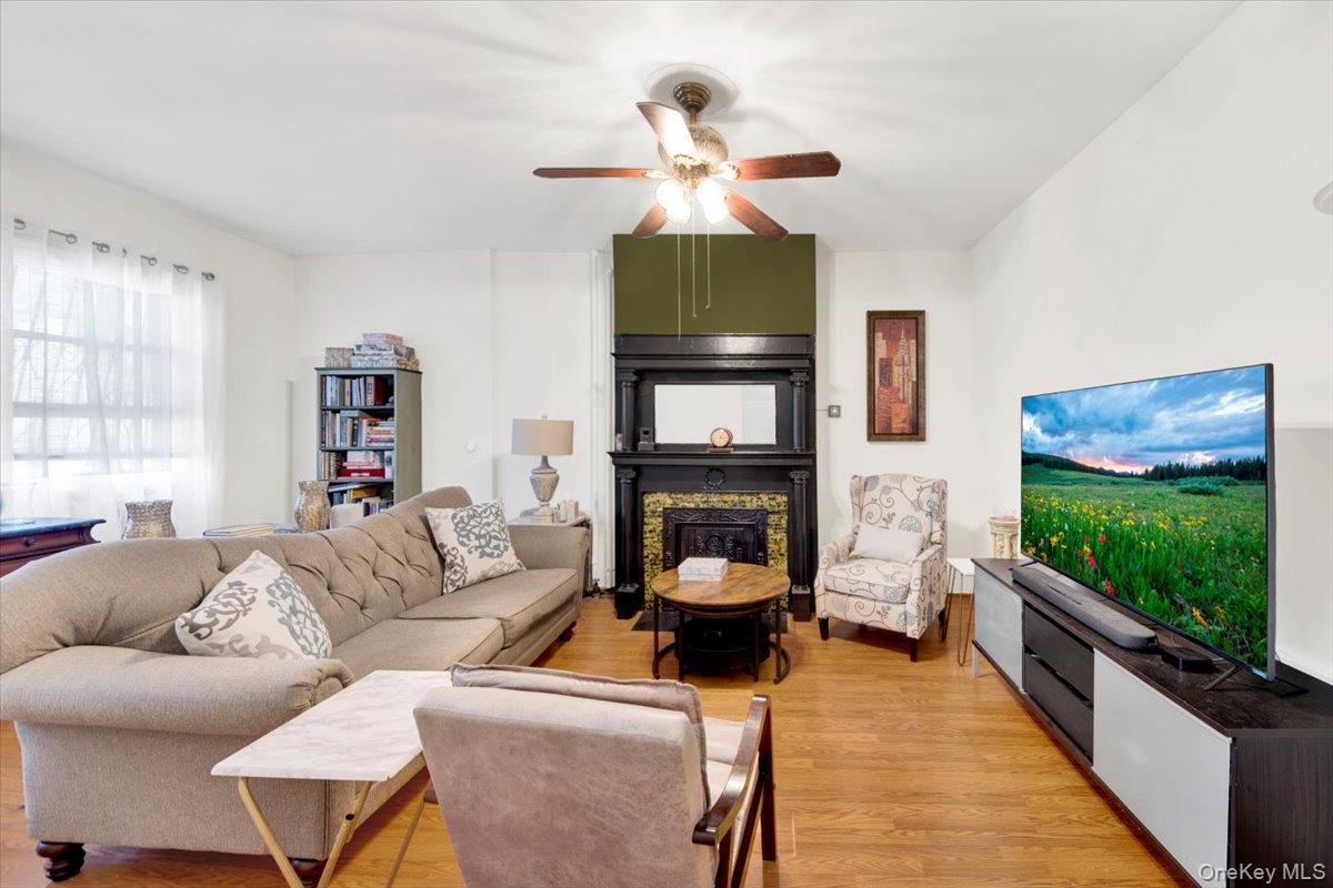 1573 Hollywood Avenue, Bronx, NY 10461