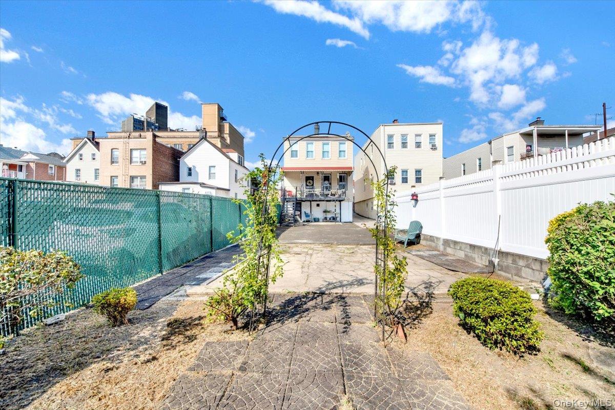 1573 Hollywood Avenue, Bronx, NY 10461