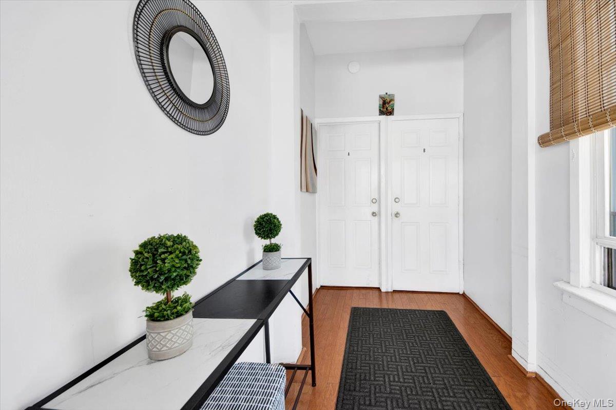 1573 Hollywood Avenue, Bronx, NY 10461