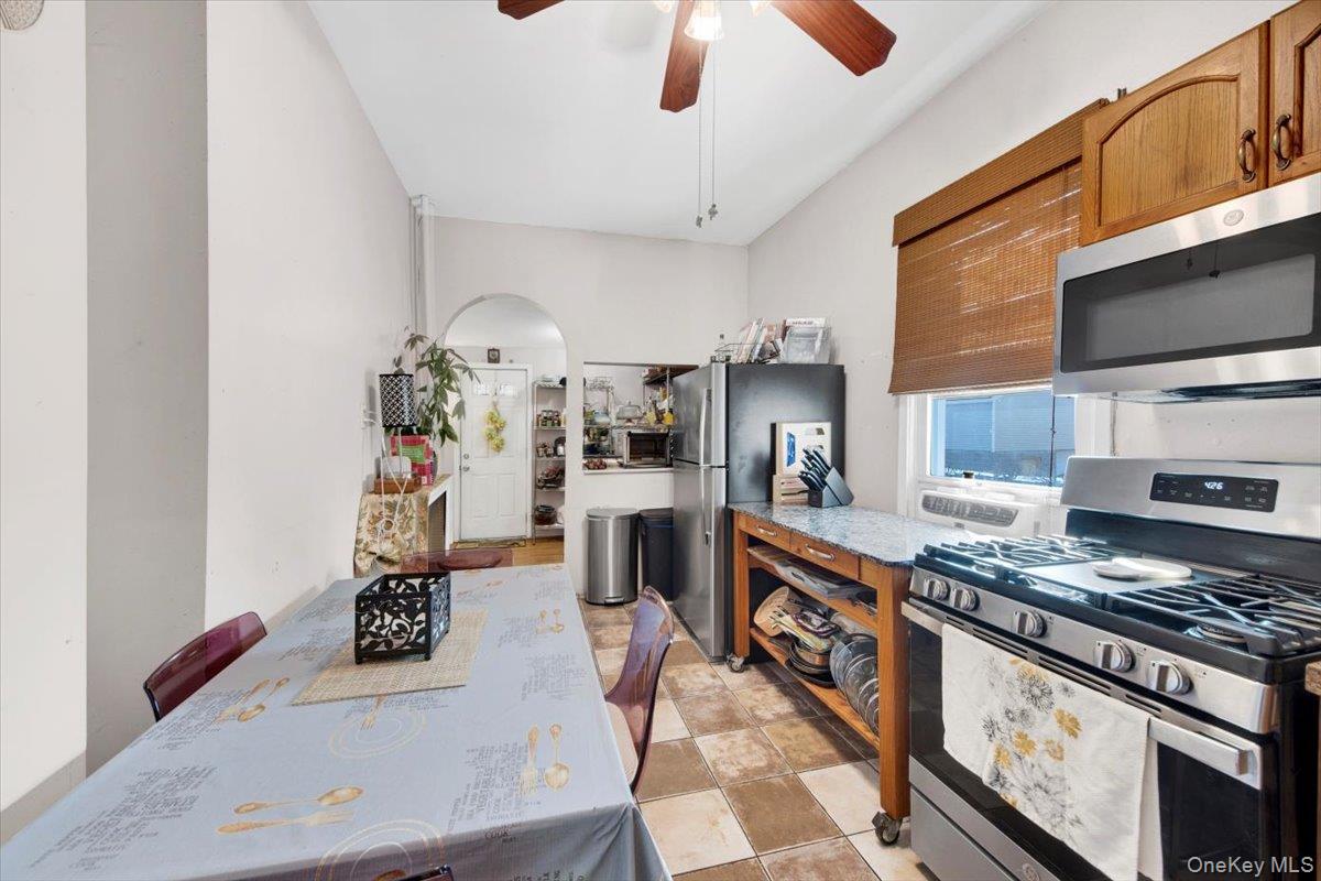 1573 Hollywood Avenue, Bronx, NY 10461