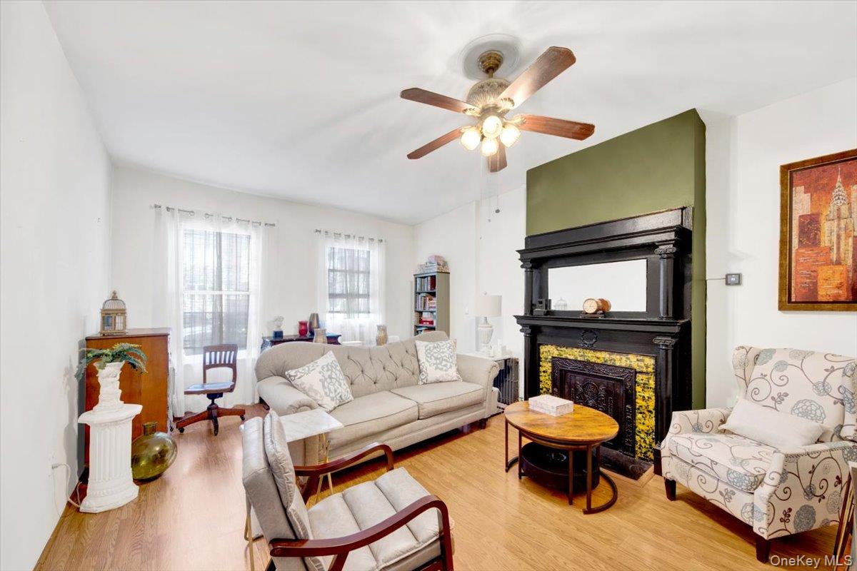 1573 Hollywood Avenue, Bronx, NY 10461