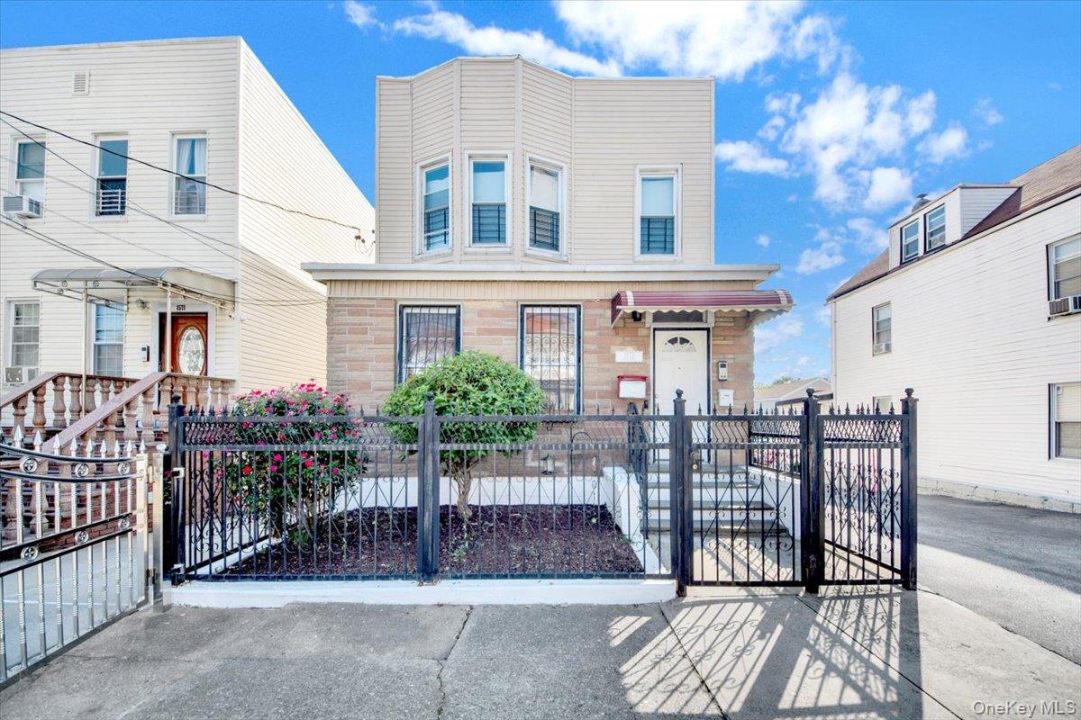 1573 Hollywood Avenue, Bronx, NY 10461