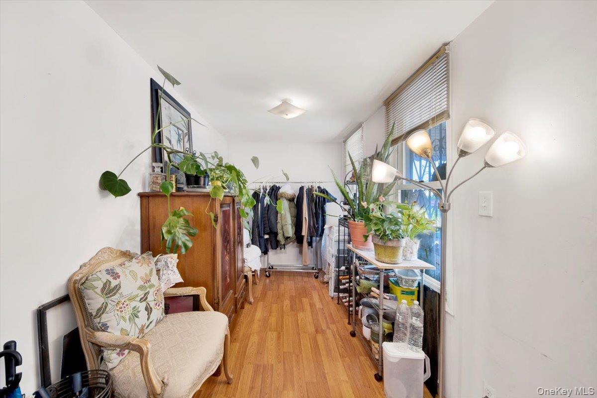 1573 Hollywood Avenue, Bronx, NY 10461