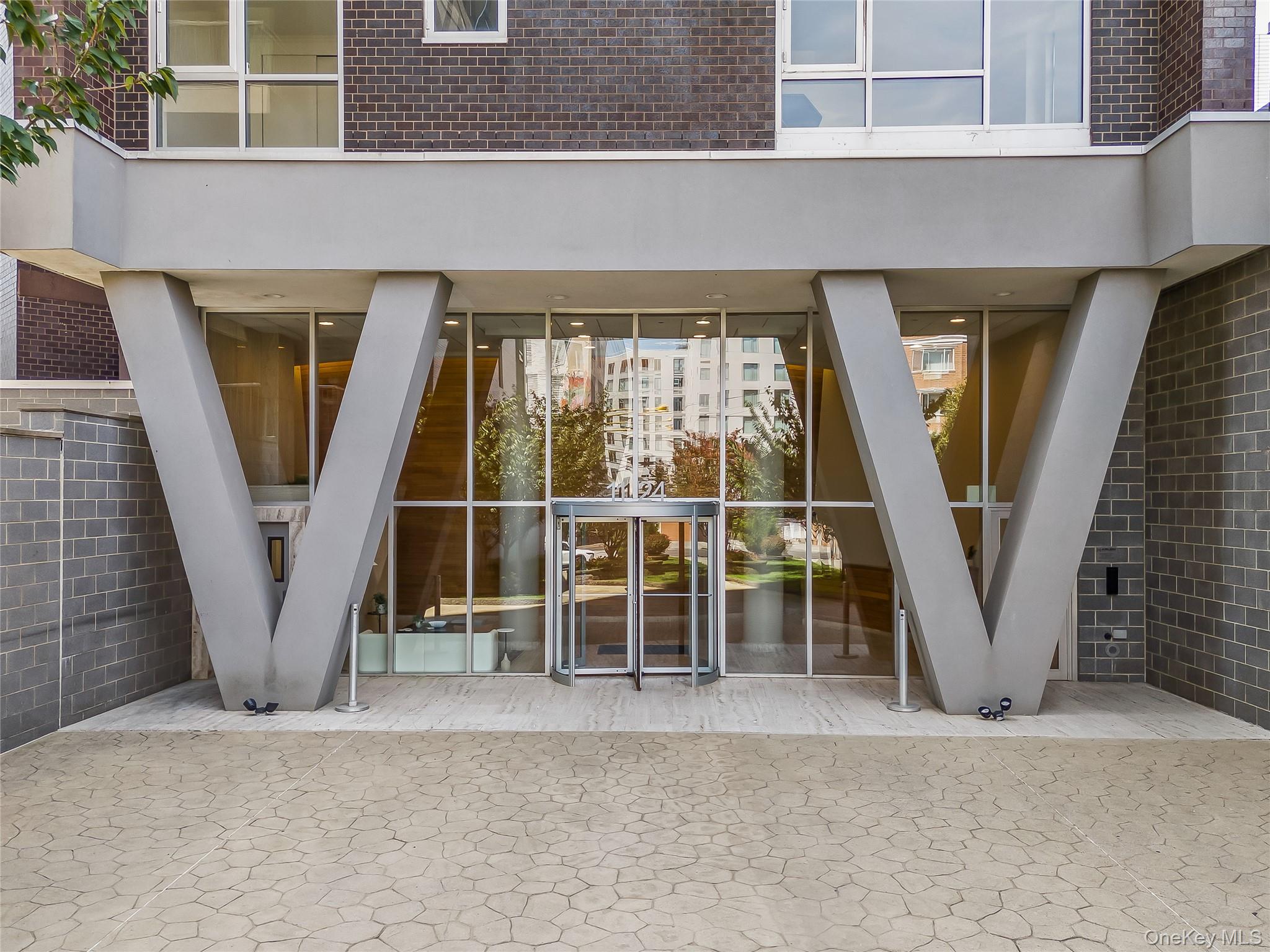 11-24 31 Avenue # 12A, Astoria, NY 11106