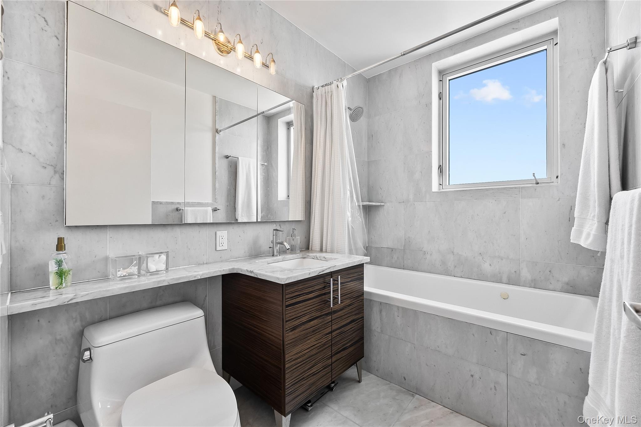 11-24 31 Avenue # 12A, Astoria, NY 11106