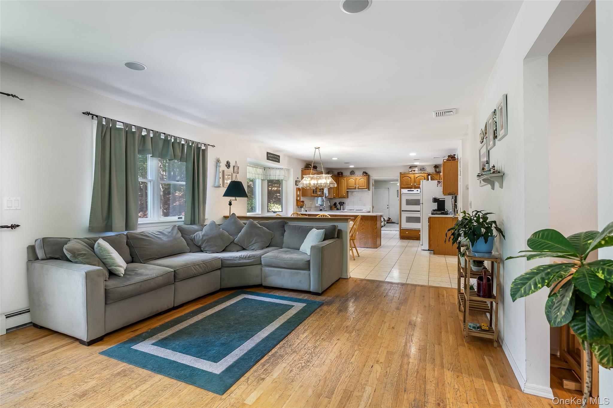 167 Farm Road E, Wading River, NY 11792