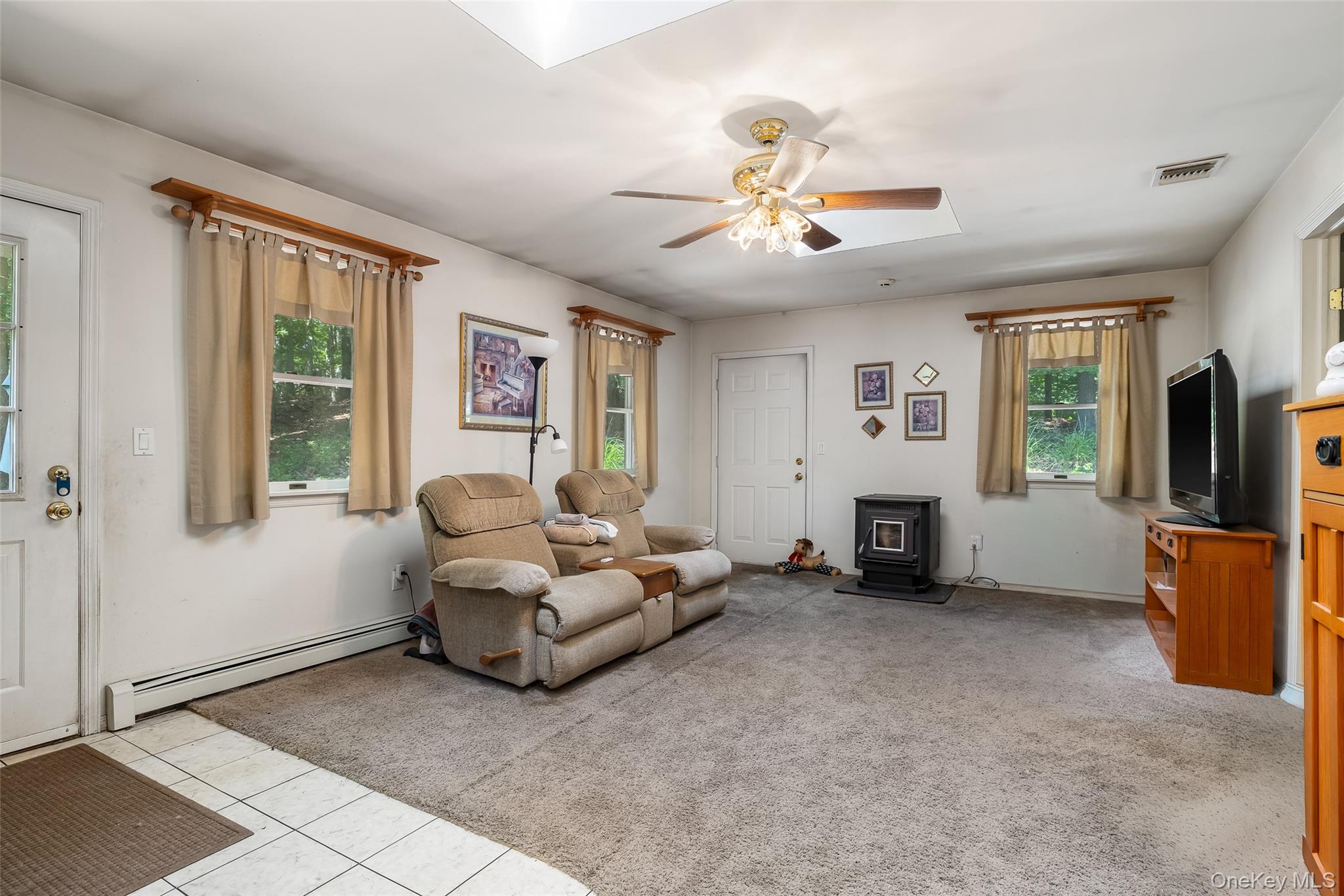 167 Farm Road E, Wading River, NY 11792