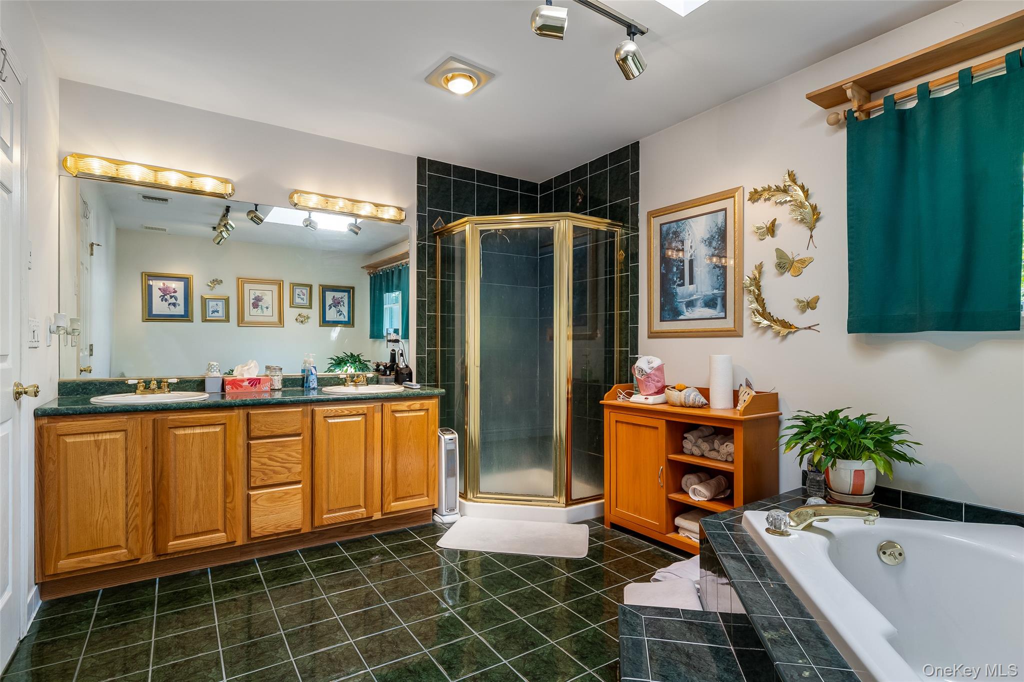 167 Farm Road E, Wading River, NY 11792