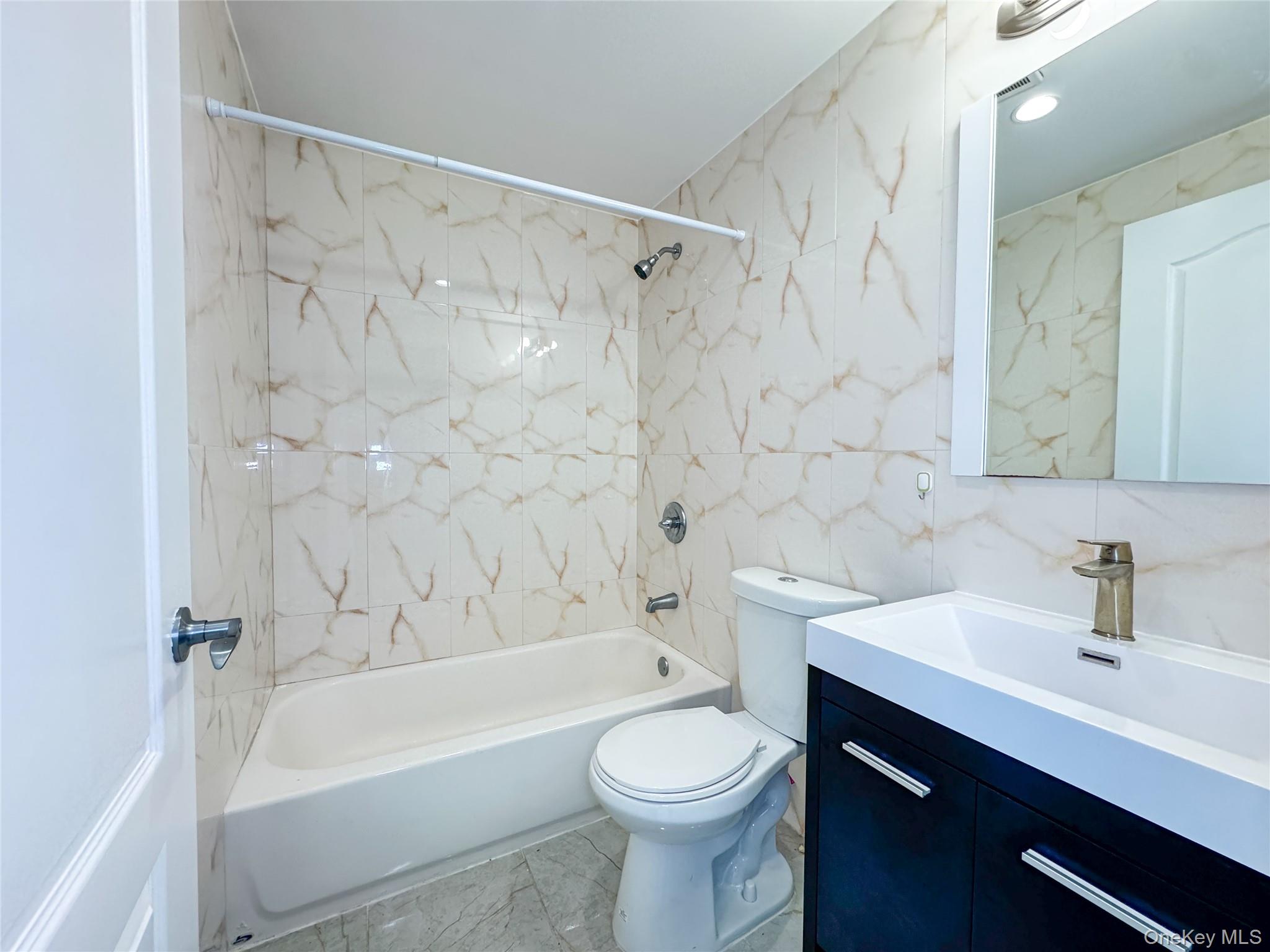 7026 Queens Boulevard # 7F, Woodside, NY 11377