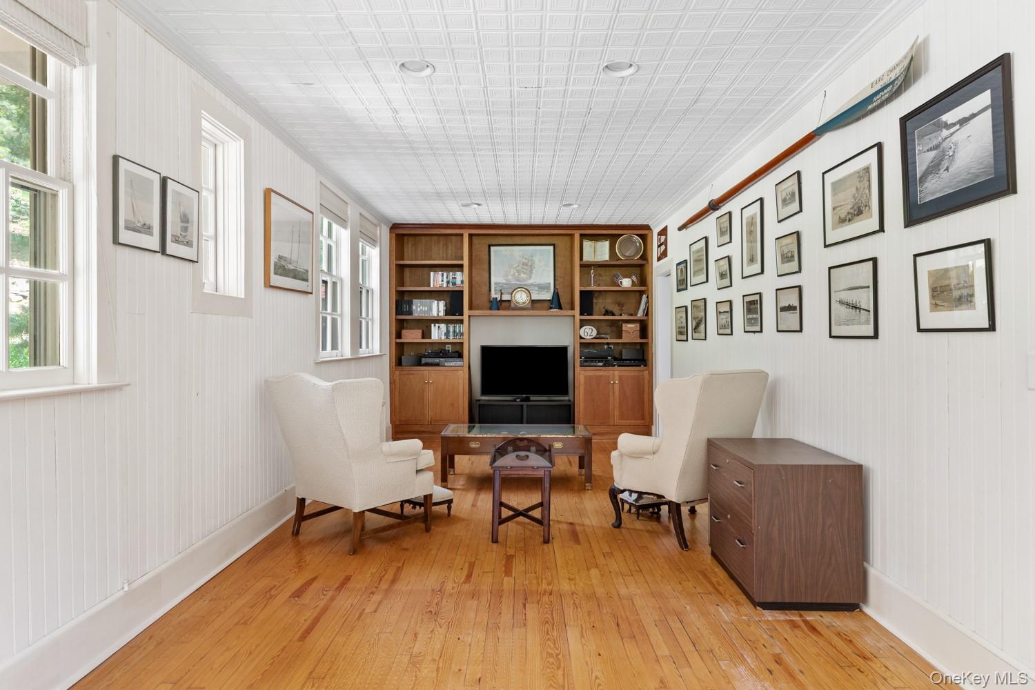 62 Cove Neck Road, Cove Neck, NY 11771