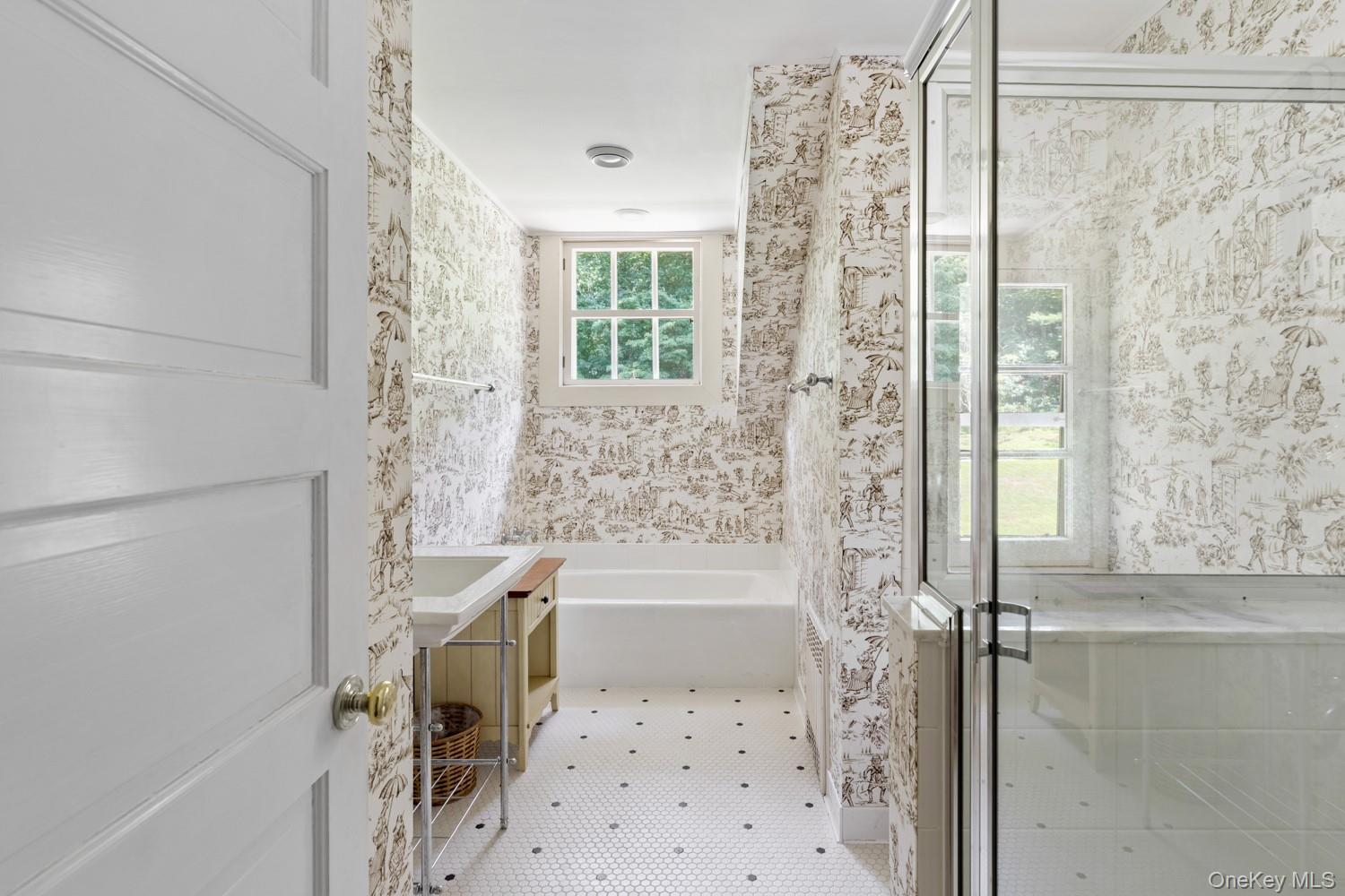 62 Cove Neck Road, Cove Neck, NY 11771