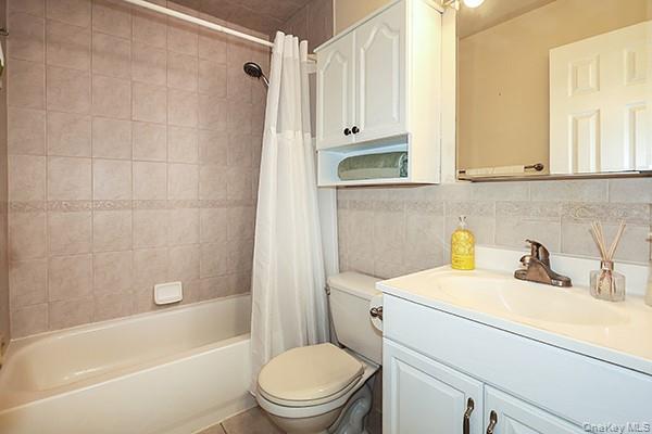 2449 Union Boulevard # 19B, Islip, NY 11751