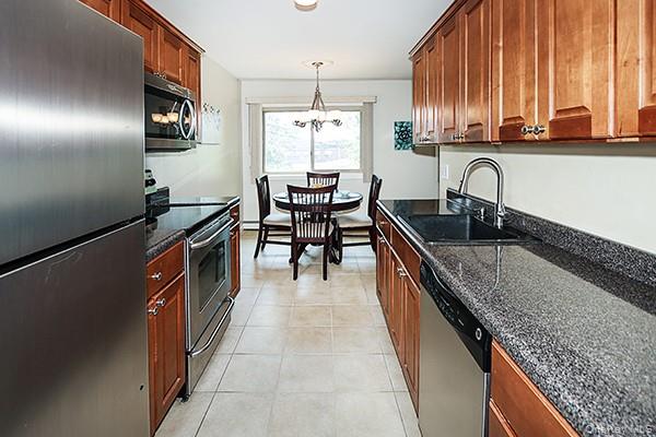 2449 Union Boulevard # 19B, Islip, NY 11751