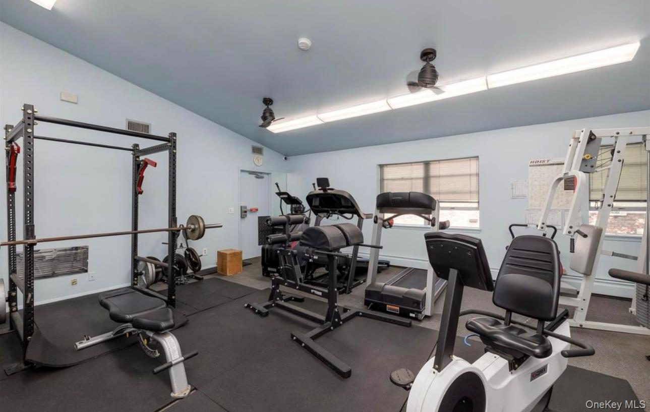 2449 Union Boulevard # 19B, Islip, NY 11751