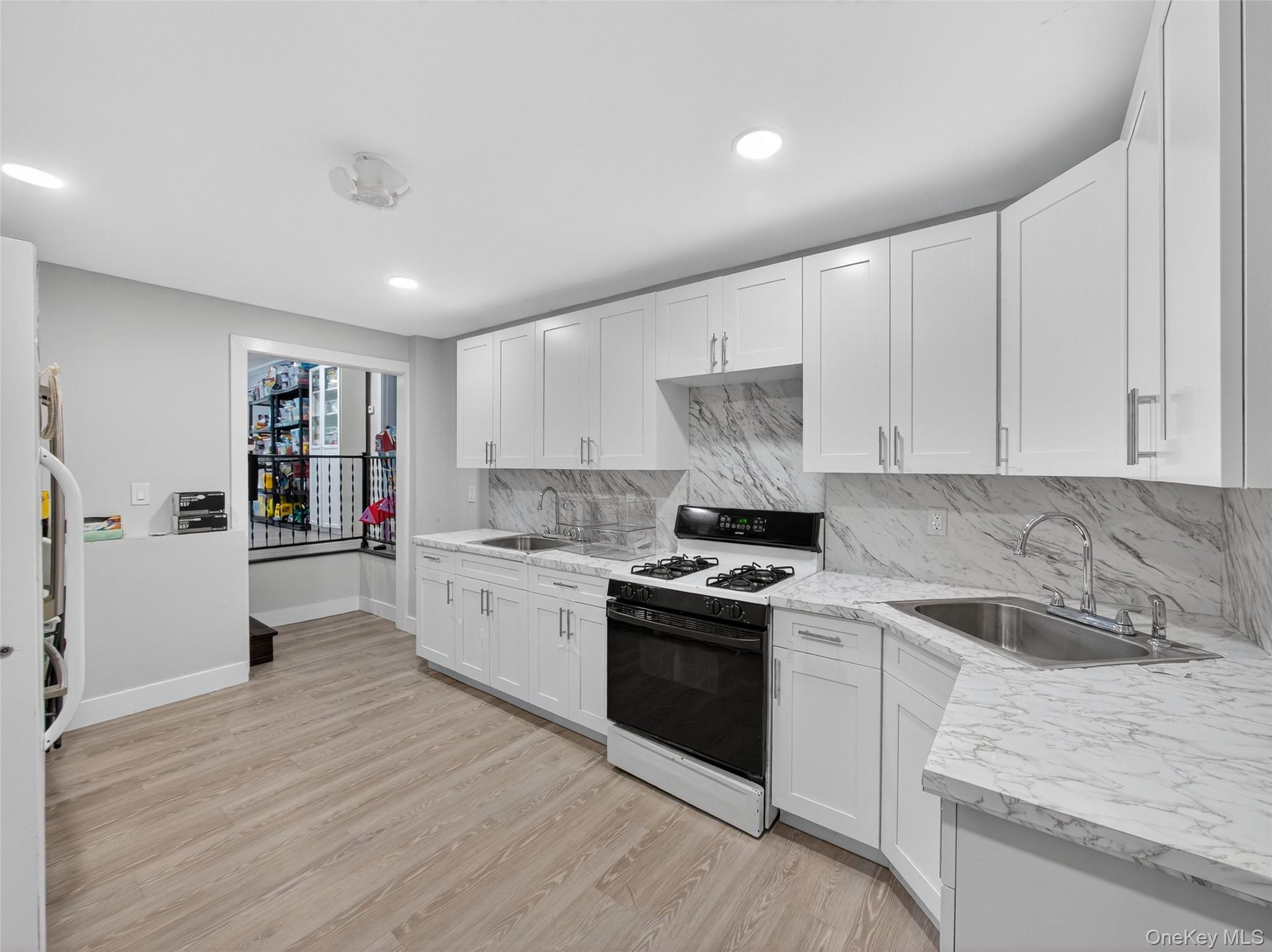 7 Eleanor Place, Airmont, NY 10952