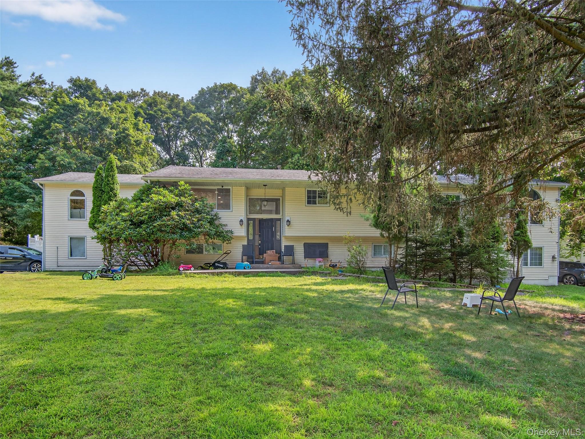 7 Eleanor Place, Airmont, NY 10952