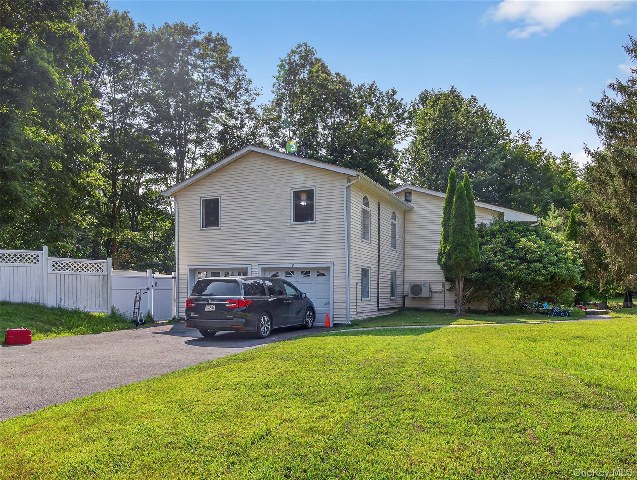 7 Eleanor Place, Airmont, NY 10952