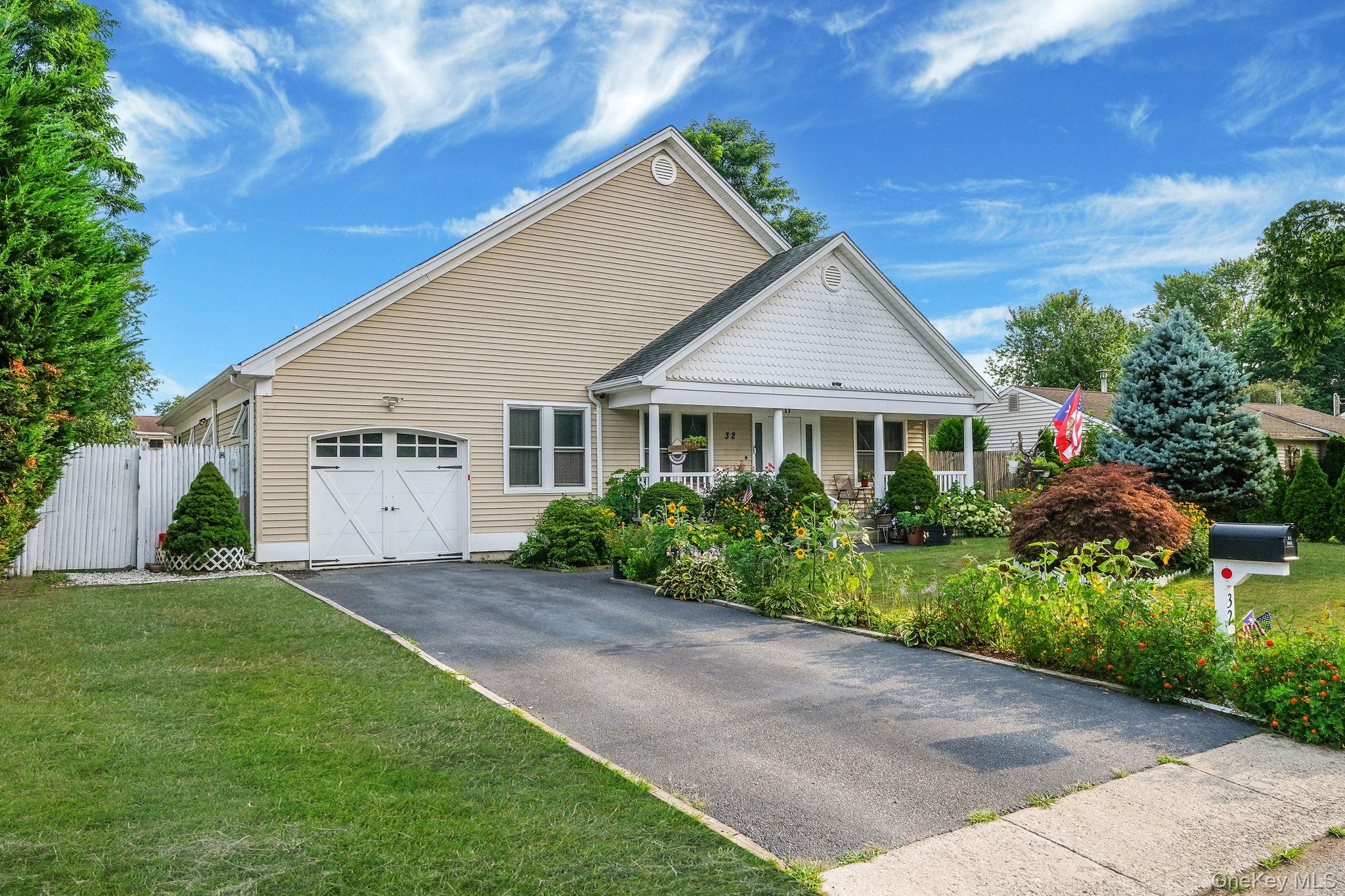 32 Tamarack Street, Central Islip, NY 11722