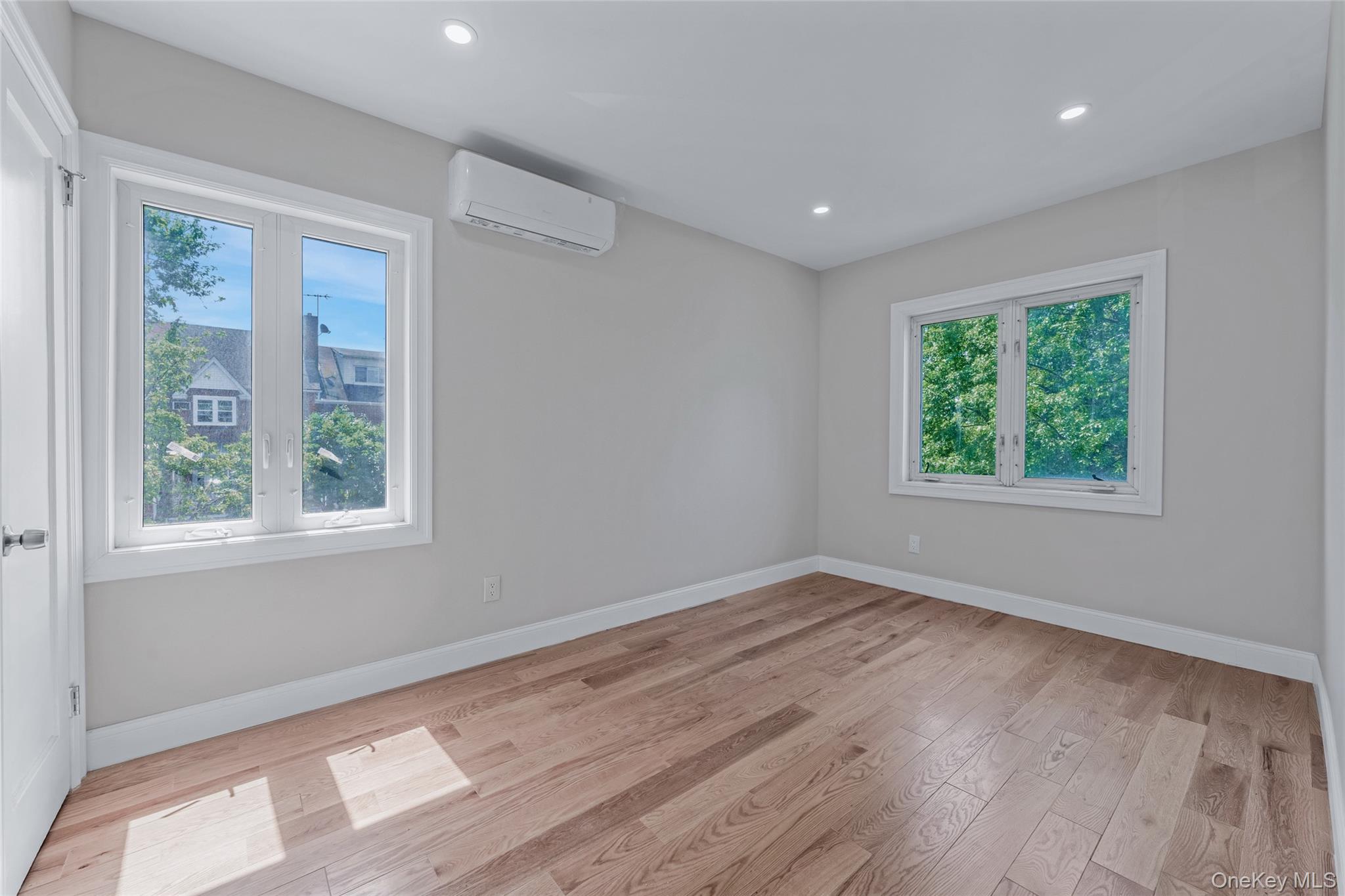 141-67 72 Crescent, Flushing, NY 11367