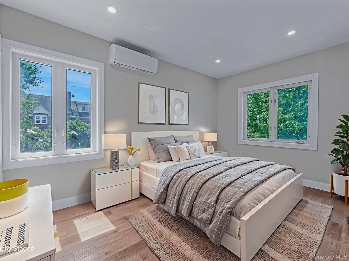 141-67 72 Crescent, Flushing, NY 11367