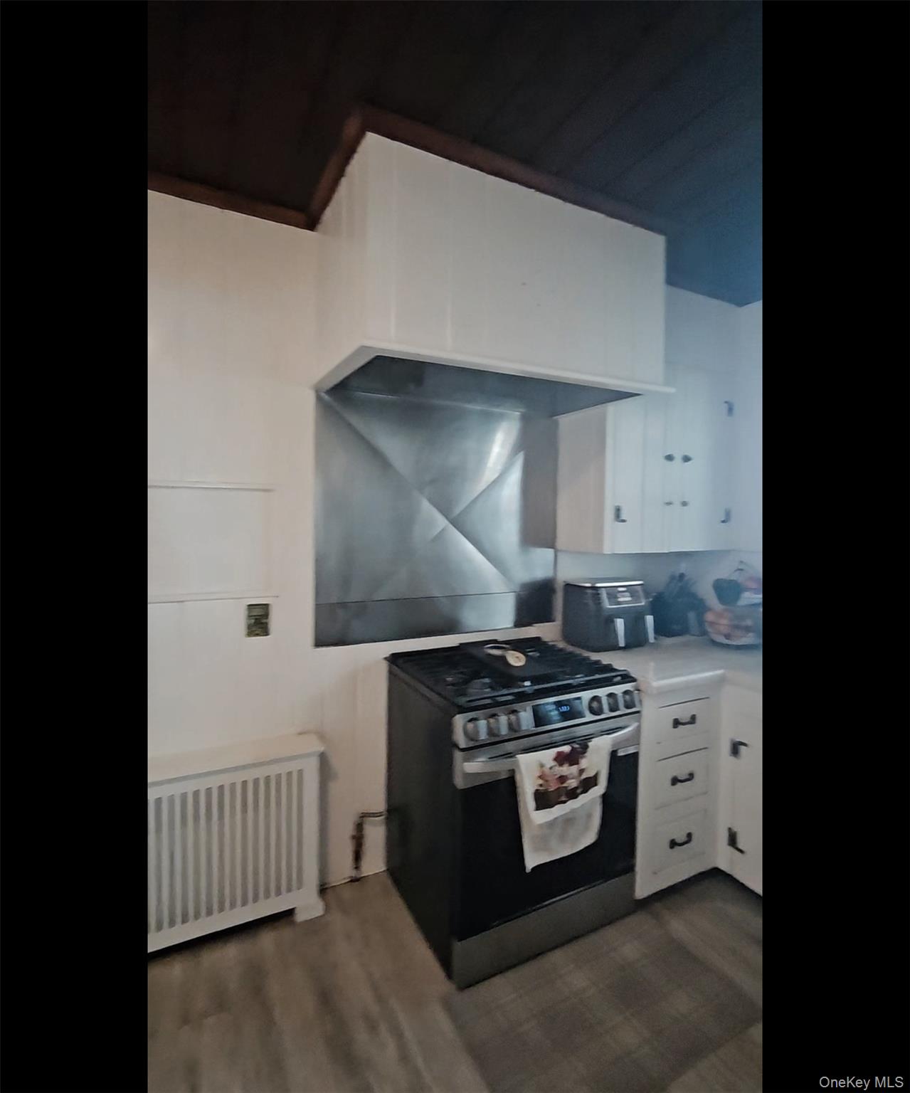 127 Hempstead Avenue, Lynbrook, NY 11563