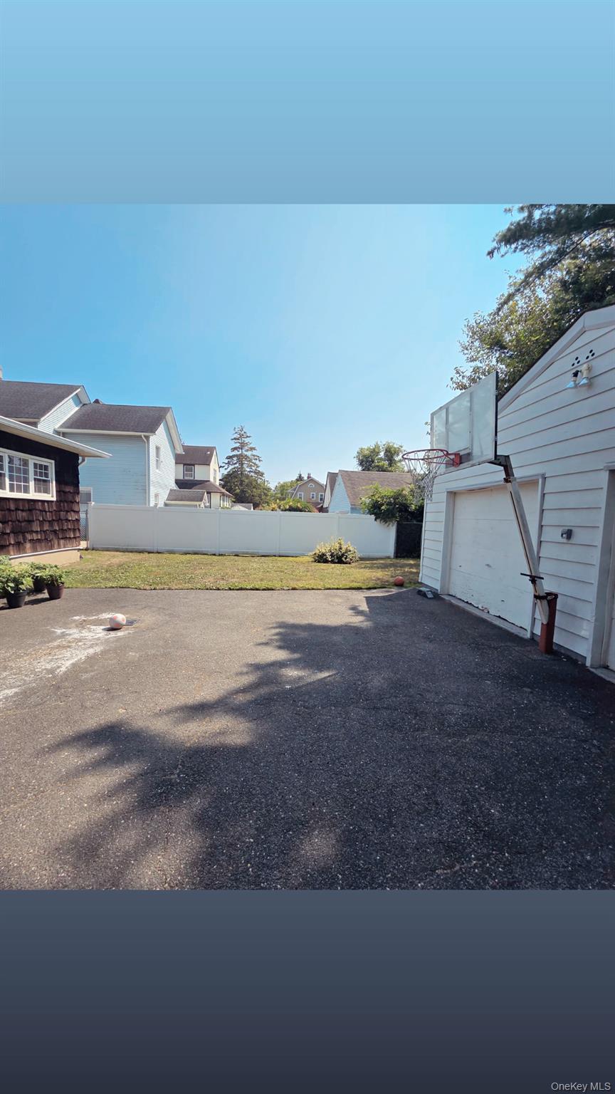 127 Hempstead Avenue, Lynbrook, NY 11563