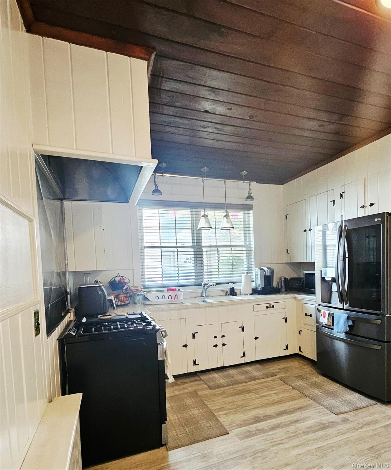 127 Hempstead Avenue, Lynbrook, NY 11563