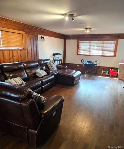 127 Hempstead Avenue, Lynbrook, NY 11563