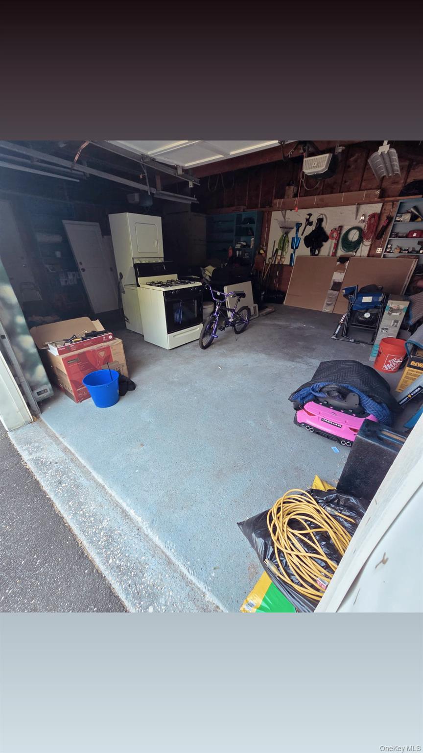 127 Hempstead Avenue, Lynbrook, NY 11563