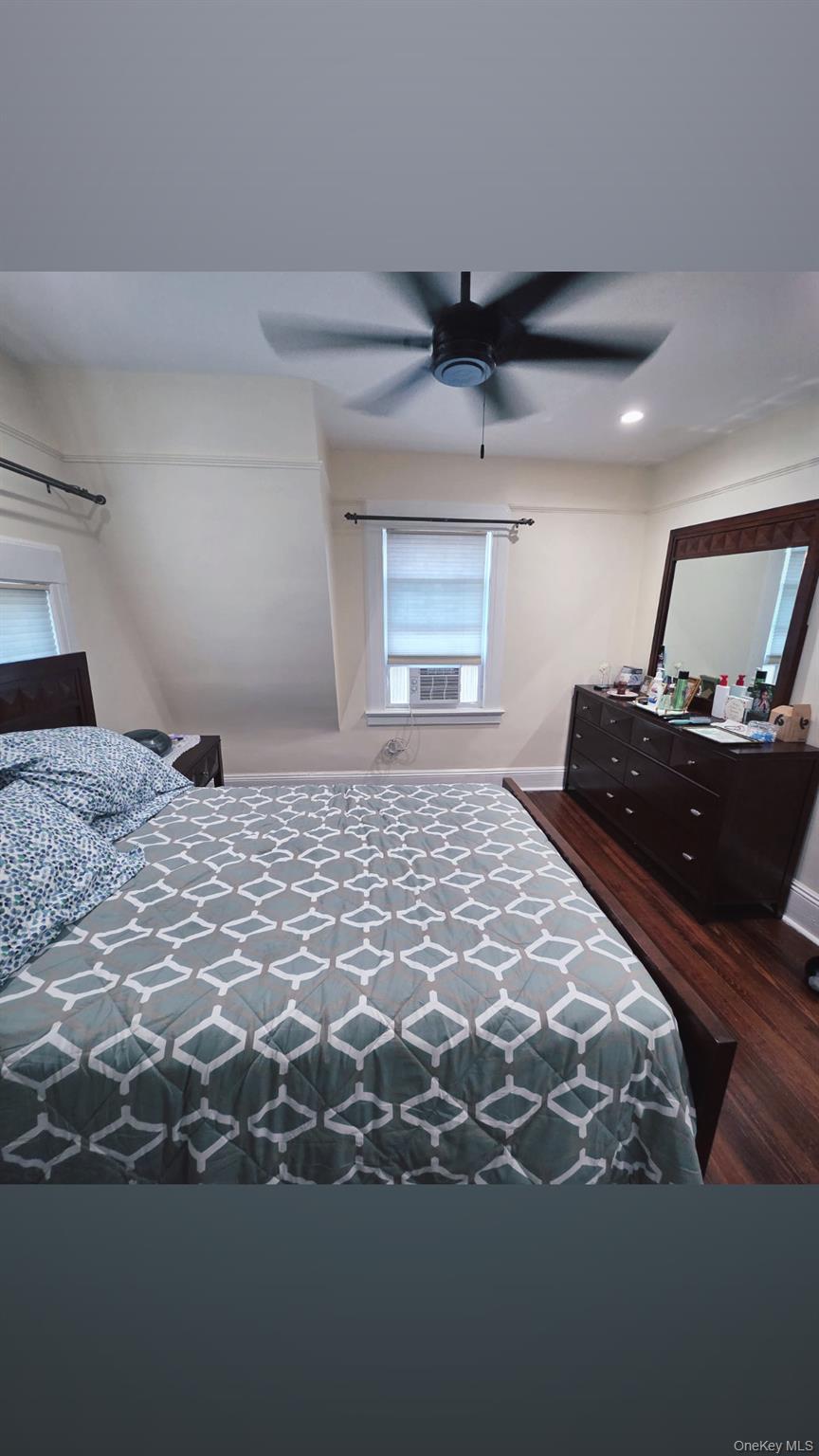 127 Hempstead Avenue, Lynbrook, NY 11563