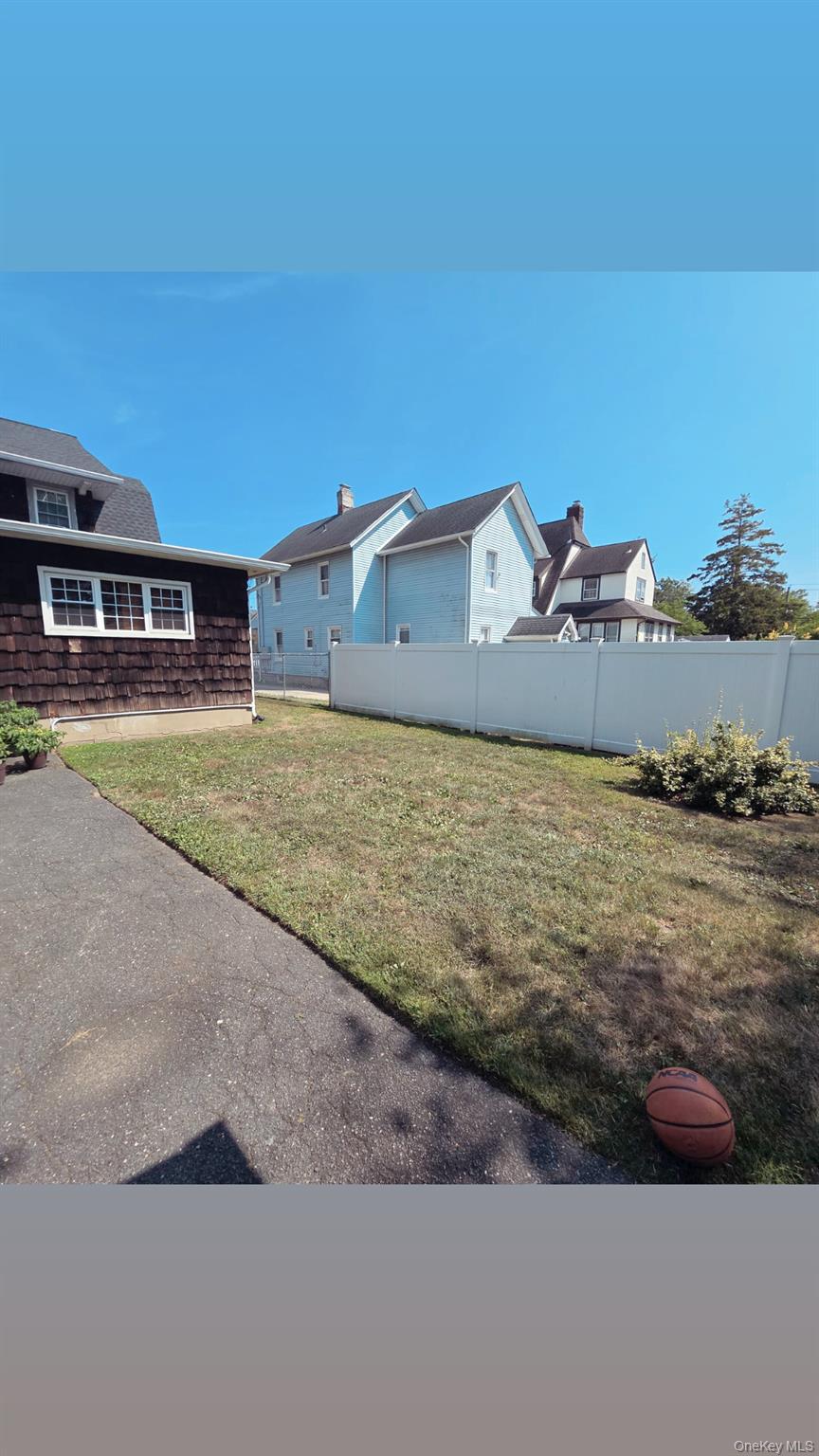 127 Hempstead Avenue, Lynbrook, NY 11563